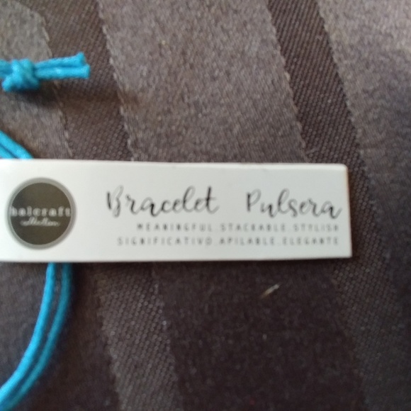 Halcraft Collection Bracelet - Picture 5 of 5